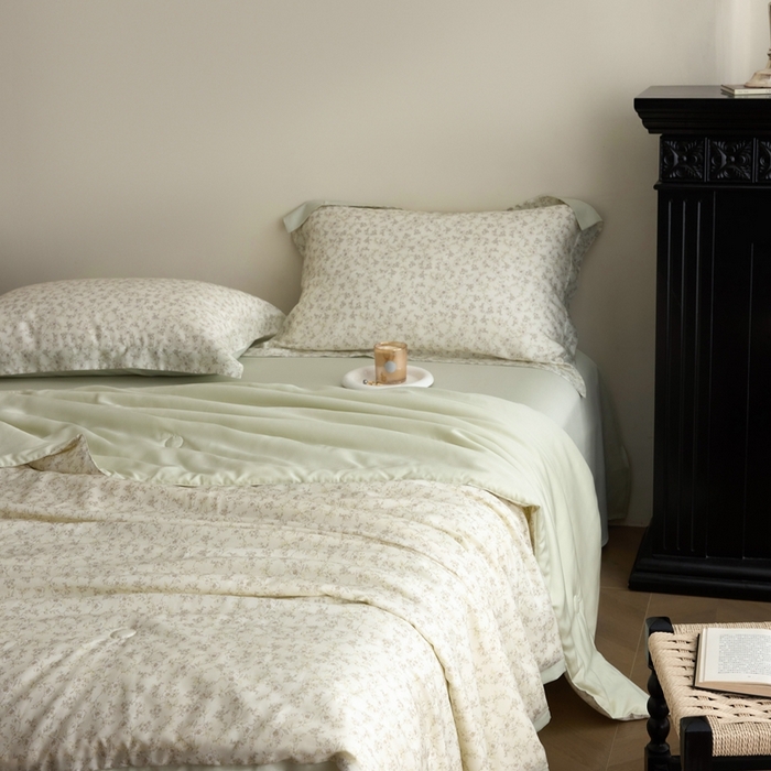 91家纺网 家纺一手货源 找家纺 黛舒家居 2025新款天丝印花夏被四件套 溪涧花