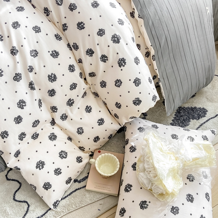 91家纺网 家纺一手货源 找家纺 帅露家纺 2025开春新品全棉喷气13070小清新印花纯棉全棉四件套 黑白恋曲