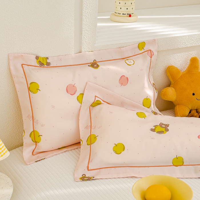 91家纺网 家纺一手货源 找家纺 良佐生活 2025新款50支天丝印花枕套  苹果小熊