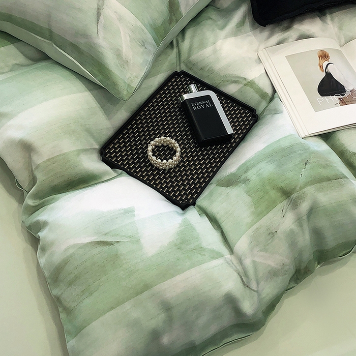 91家纺网 家纺一手货源 找家纺 立奥被业 2025年新款100%兰精天丝四件套天丝数码印花四件套 雨荷绿