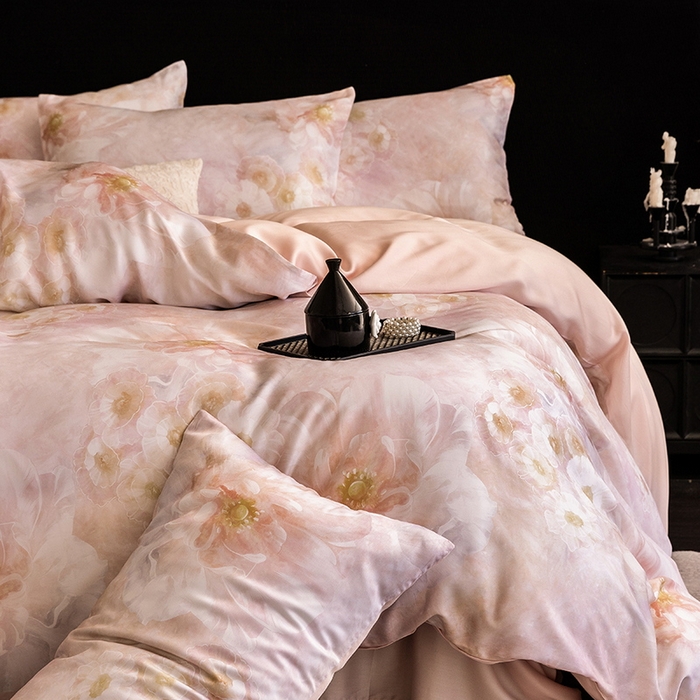 91家纺网 家纺一手货源 找家纺 立奥被业 2025年新款100%兰精天丝四件套天丝数码印花四件套 天仙子-粉