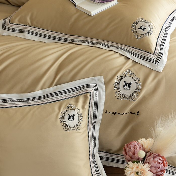 91家纺网 家纺一手货源 找家纺 赫帛 2025新款赫本猫联名系列四件套-贵族猫 贵族猫-香槟金