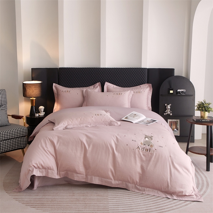 91家纺网 家纺一手货源 找家纺 （总）品乐家纺 2025新款60支长绒棉刺绣款AB版四件套-维尼系列