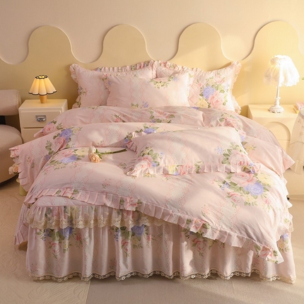 91家纺网 家纺一手货源 找家纺 美达家纺 2025新款全棉印花床裙四件套 绮梦花源