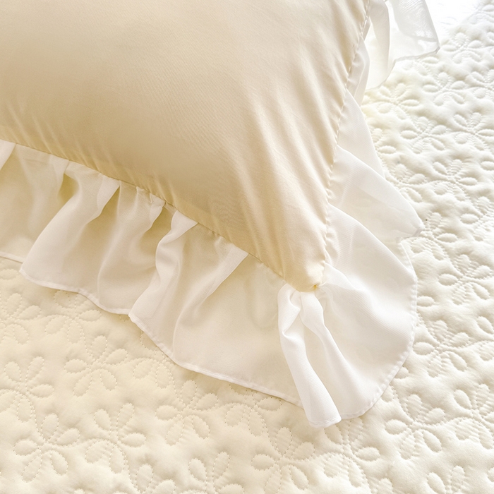 91家纺网 家纺一手货源 找家纺 大麦家纺 2025新款亲肤花边款床盖四件套  甜心小姐-奶昔白