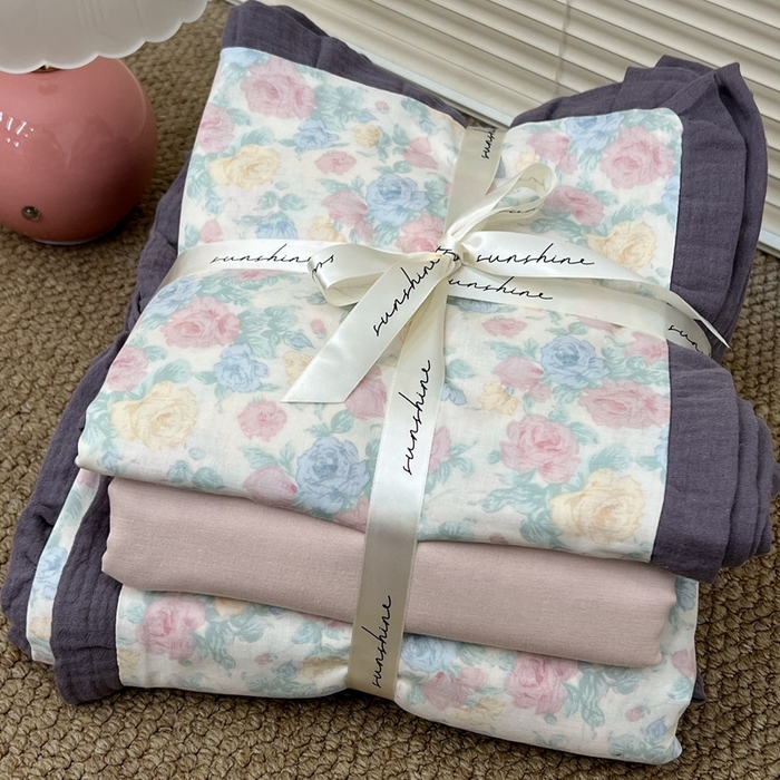 91家纺网 家纺一手货源 找家纺 荣轩 2024新款全棉印花双层纱四件套 皱皱纱花边款 桃野漫漫