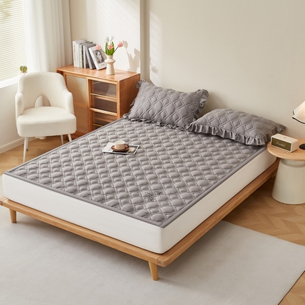 91家纺网 家纺一手货源 找家纺 （总）东宇 2025年新款A类亲肤水洗棉-羽丝棉床垫