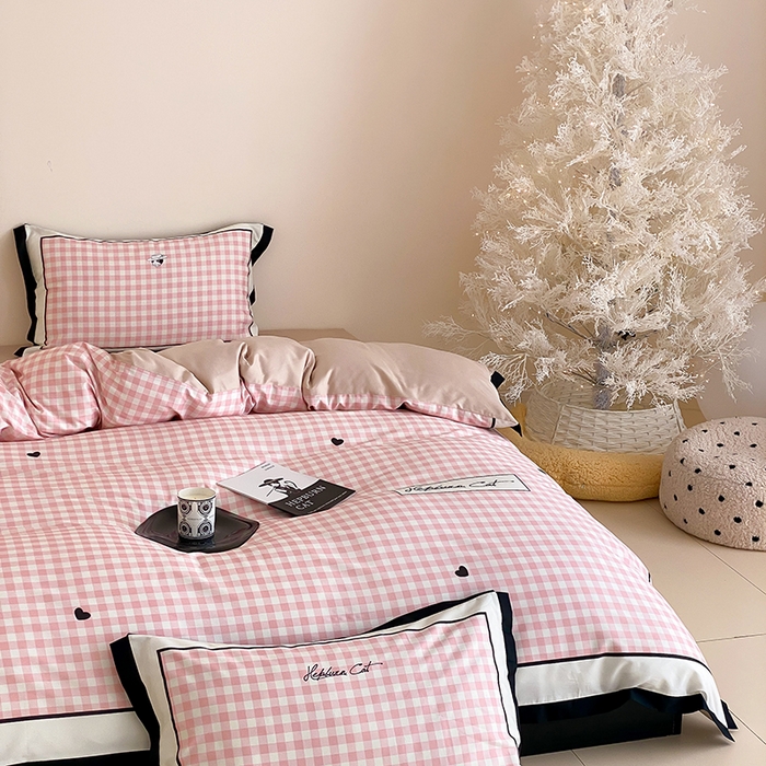 91家纺网 家纺一手货源 找家纺 （总）赫帛 2025新款赫本猫联名系列四件套-甜心格