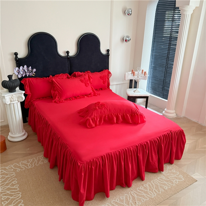 91家纺网 家纺一手货源 找家纺 富盛家纺 2025新款水洗亲肤棉盘花刺绣床裙款四件套公主风四件套甜蜜蜜系列 甜蜜蜜-大红