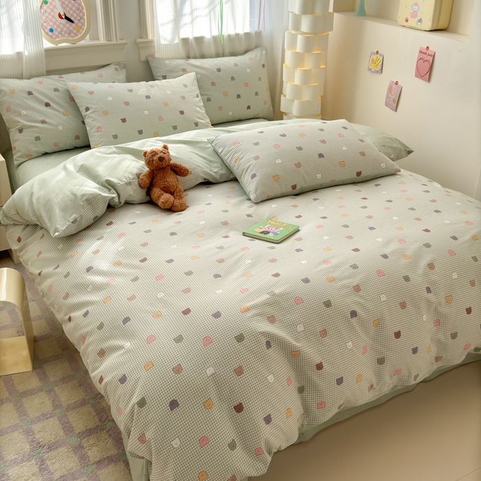 91家纺网 家纺一手货源 找家纺 清雅福 2025全棉13372小清新四件套和单被套早春系列第二批--四件套 熊豆豆·绿