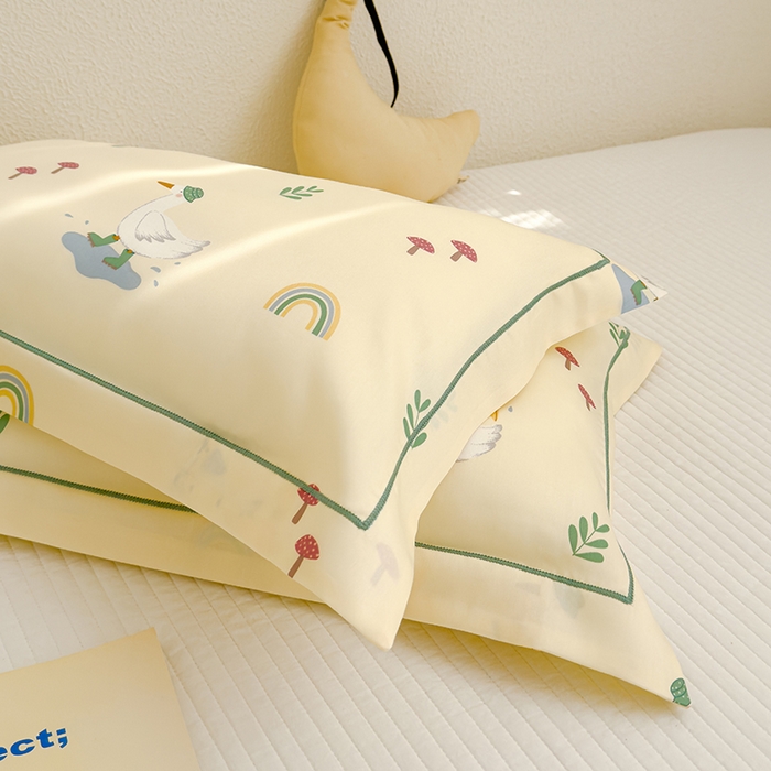 91家纺网 家纺一手货源 找家纺 良佐生活 2025新款50支天丝印花枕套 彩虹小鸭