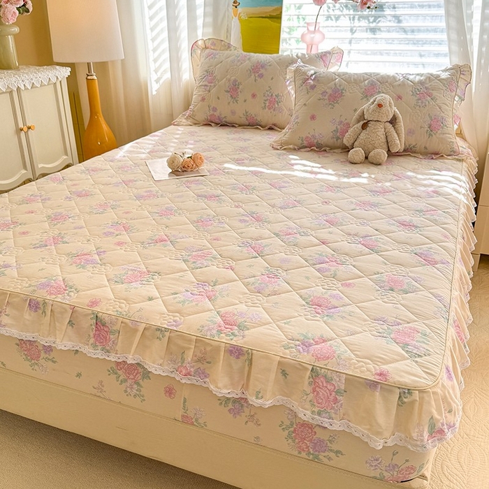 91家纺网 家纺一手货源 找家纺 美达家纺 2025新款全棉印花夹棉床笠 幽香私语黄