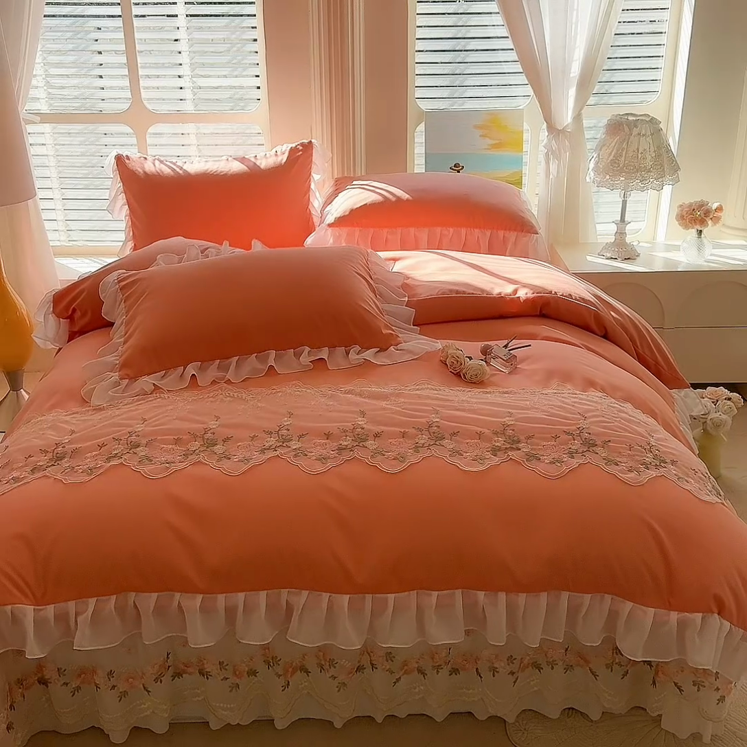 91家纺网 家纺一手货源 找家纺 大麦家纺 2025新款亲肤花边款床盖四件套  甜心小姐-落日橘