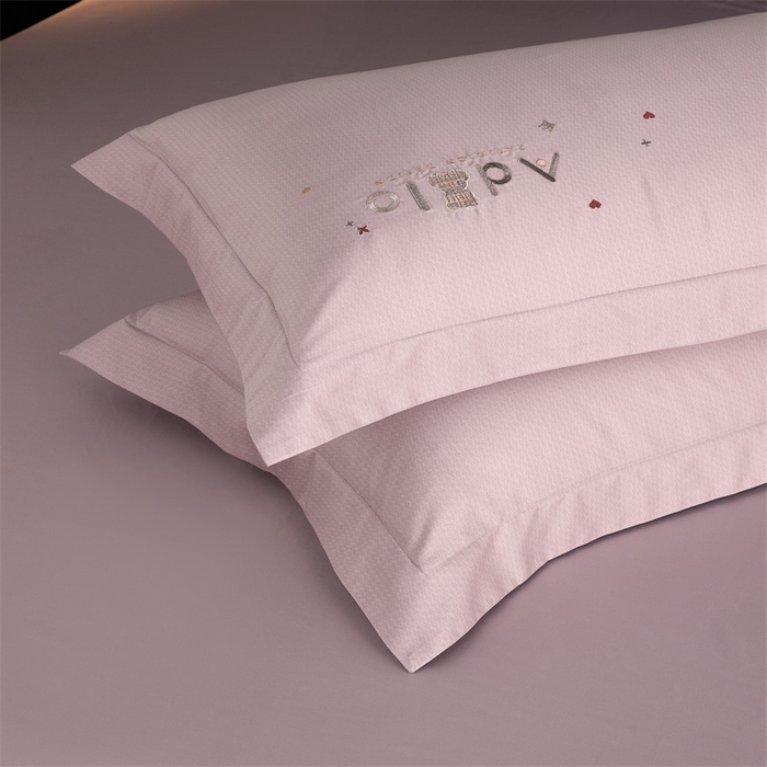 91家纺网 家纺一手货源 找家纺 （总）品乐家纺 2025新款60支长绒棉刺绣款AB版四件套-维尼系列