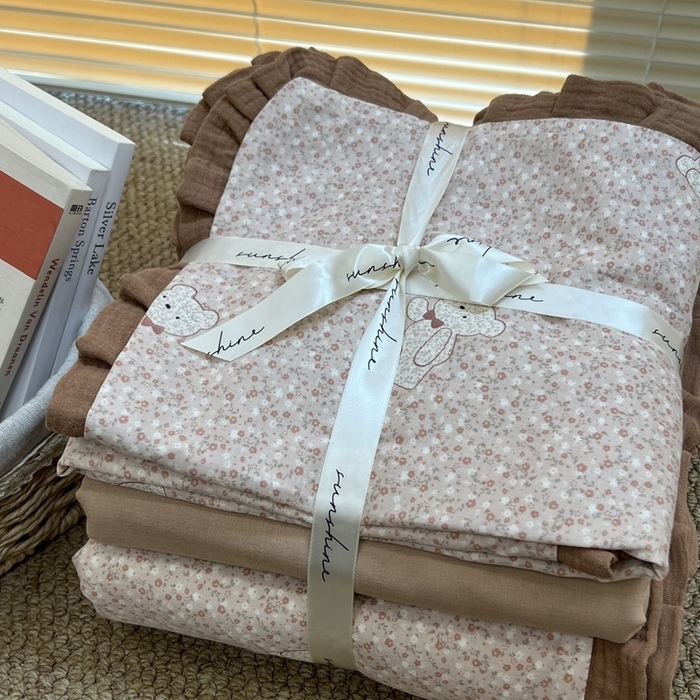 91家纺网 家纺一手货源 找家纺 荣轩 2024新款全棉印花双层纱四件套 皱皱纱花边款 泡芙熊-咖