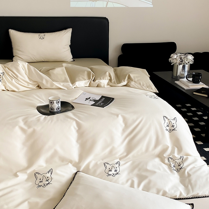 91家纺网 家纺一手货源 找家纺 （总）赫帛 2025新款赫本猫联名系列四件套-韩系三角针