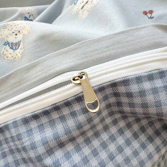 91家纺网 家纺一手货源 找家纺 清雅福 2025全棉13372小清新四件套和单被套早春系列第二批--单被套 小狗宝莉·蓝