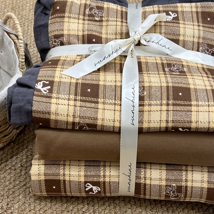 91家纺网 家纺一手货源 找家纺 荣轩 2024新款全棉印花双层纱四件套 皱皱纱花边款 曲奇小熊