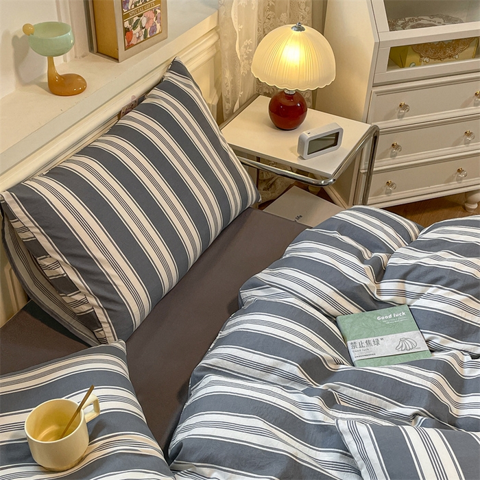 91家纺网 家纺一手货源 找家纺 盛秋家纺 2025新款水洗棉格子系列四件套黑灰中条+高级灰