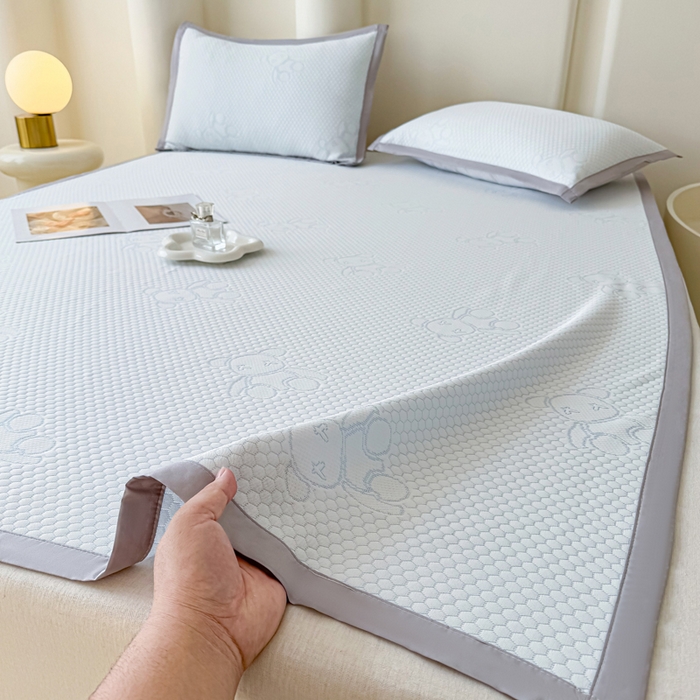 91家纺网 家纺一手货源 找家纺 小萌虎 2025新款冰豆豆凉席 凉席款 浅蓝