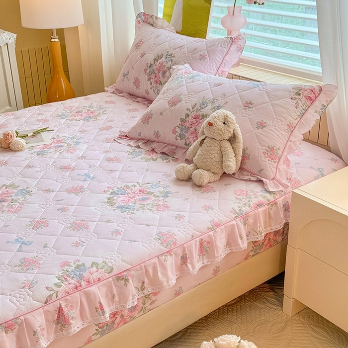 91家纺网 家纺一手货源 找家纺 美达家纺 2025新款全棉印花夹棉床笠 夏花依旧