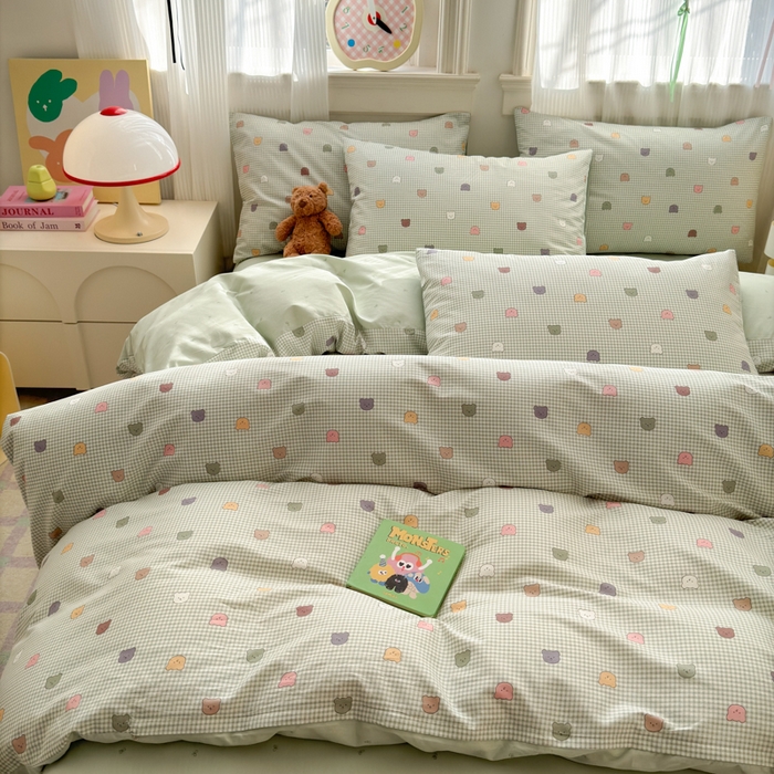 91家纺网 家纺一手货源 找家纺 清雅福 2025全棉13372小清新四件套和单被套早春系列第二批--单枕套 熊豆豆·绿