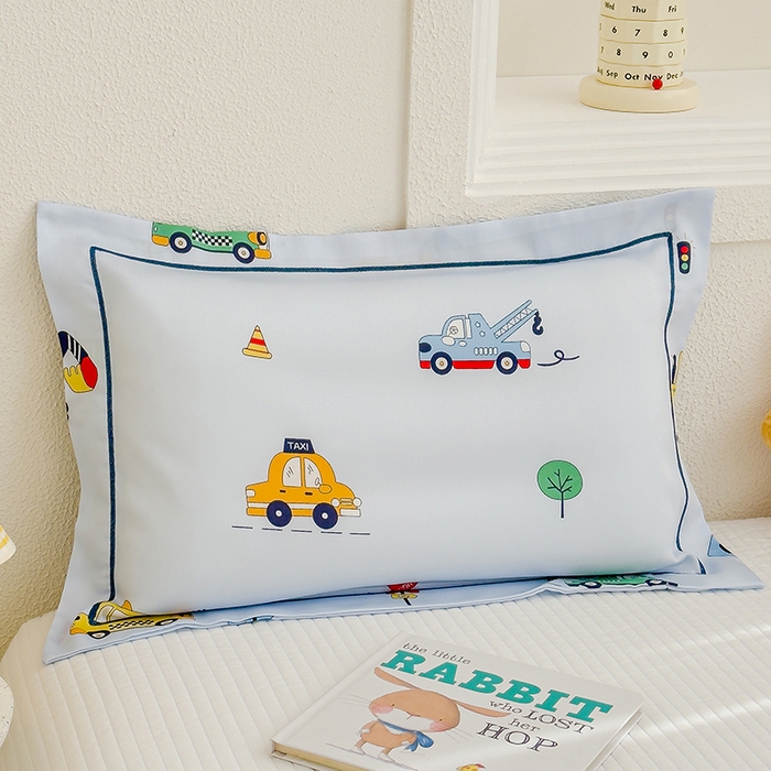 91家纺网 家纺一手货源 找家纺 良佐生活 2025新款50支天丝印花枕套  汽车小镇