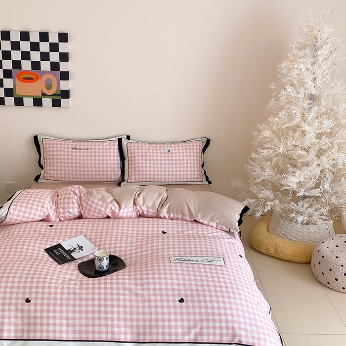 91家纺网 家纺一手货源 找家纺 （总）赫帛 2025新款赫本猫联名系列四件套-甜心格