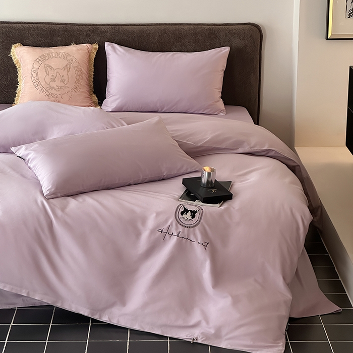 91家纺网 家纺一手货源 找家纺 赫帛 2025新款赫本猫联名系列四件套-蒂普缇克 蒂普缇克-丁香紫