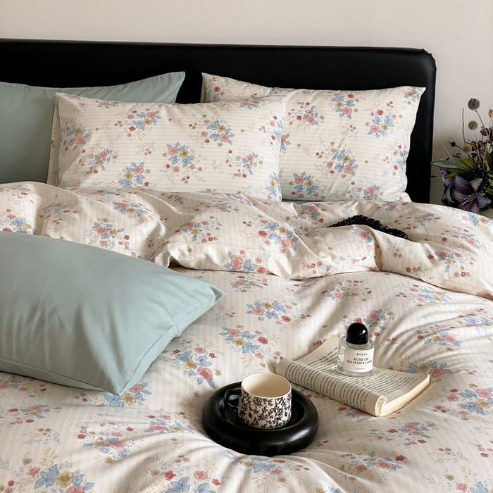 91家纺网 家纺一手货源 找家纺 帅露 2025开春新品全棉喷气13070小清新印花纯棉全棉四件套 淡雅花影