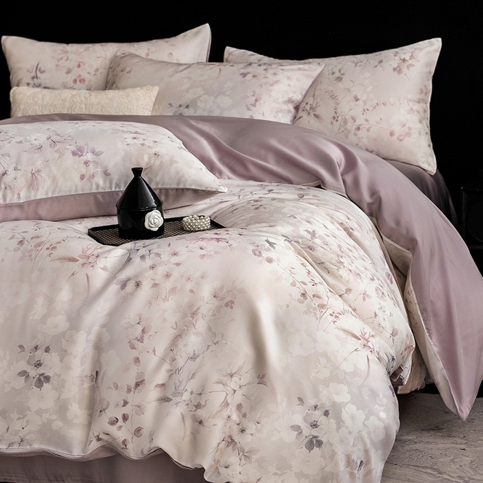 91家纺网 家纺一手货源 找家纺 立奥被业 2025年新款100%兰精天丝四件套天丝数码印花四件套 杏园芳-紫