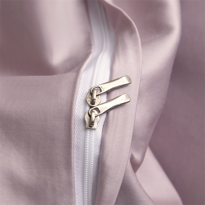 91家纺网 家纺一手货源 找家纺 品乐家纺 2025新款60支长绒棉刺绣款AB版四件套-维尼系列 维尼 豆沙粉