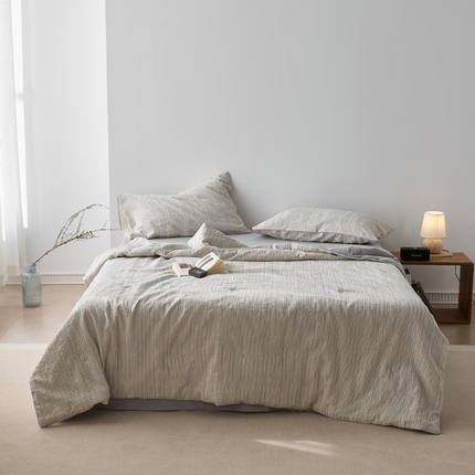 91家纺网 家纺一手货源 找家纺 （总）一加一 2025新款水洗色织提花全棉三层纱无印风蚕蛹蛋白夏被四件套