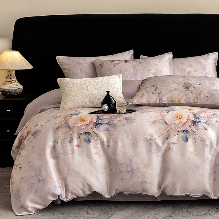 91家纺网 家纺一手货源 找家纺 立奥被业 2025年新款100%兰精天丝四件套天丝数码印花四件套 忆江南-紫