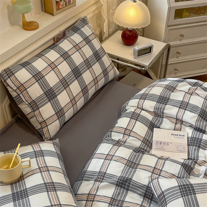 91家纺网 家纺一手货源 找家纺 盛秋家纺 2025新款水洗棉格子系列四件套瑞克+中灰