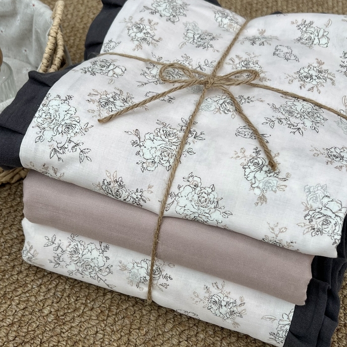 91家纺网 家纺一手货源 找家纺 荣轩 2024新款全棉印花双层纱四件套 皱皱纱花边款 云染初霜