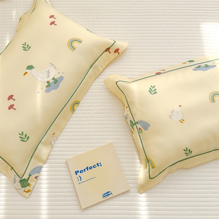 91家纺网 家纺一手货源 找家纺 良佐生活 2025新款50支天丝印花枕套 彩虹小鸭