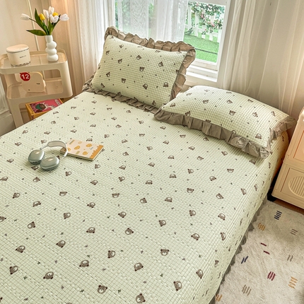 岚吉 2025新款40支133*72全棉斜纹夹棉绗缝小花边床盖格子小熊