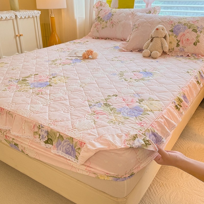 91家纺网 家纺一手货源 找家纺 美达家纺 2025新款全棉印花夹棉床笠 绮梦花源