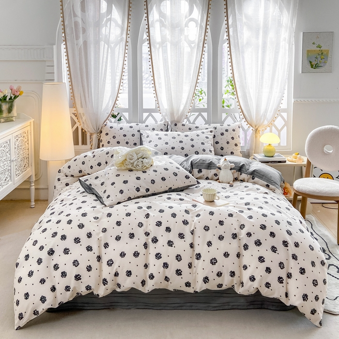 91家纺网 家纺一手货源 找家纺 帅露家纺 2025开春新品全棉喷气13070小清新印花纯棉全棉四件套 黑白恋曲