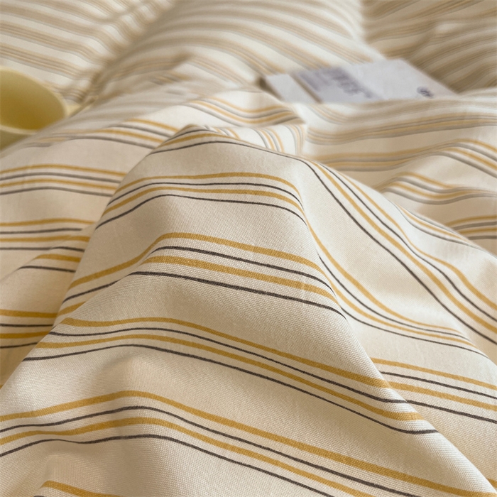 91家纺网 家纺一手货源 找家纺 盛秋家纺 2025新款水洗棉格子系列四件套芝士条纹+云初黄