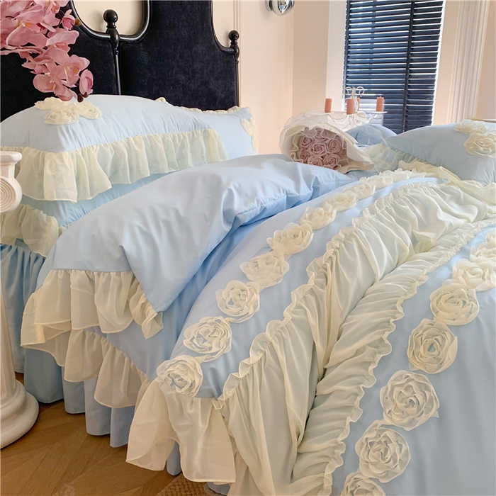 91家纺网 家纺一手货源 找家纺 富盛家纺 2025新款水洗亲肤棉盘花刺绣床裙款四件套公主风四件套甜蜜蜜系列 甜蜜蜜-蓝