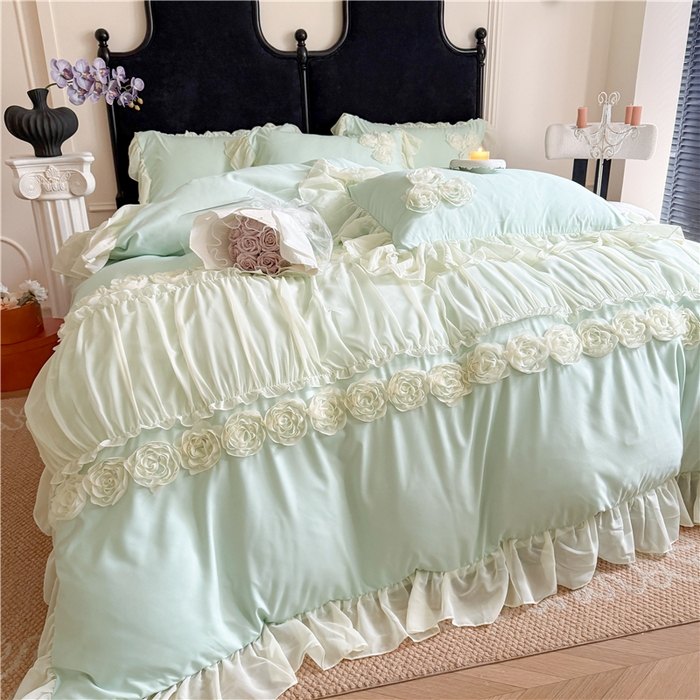 91家纺网 家纺一手货源 找家纺 富盛家纺 2025新款水洗亲肤棉盘花刺绣床裙款四件套公主风四件套甜蜜蜜系列 甜蜜蜜-绿