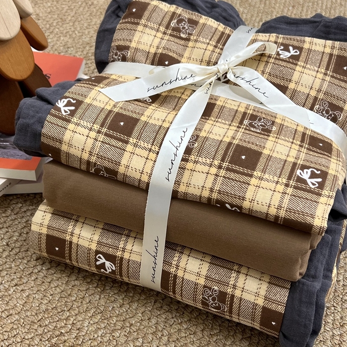 91家纺网 家纺一手货源 找家纺 荣轩 2024新款全棉印花双层纱四件套 皱皱纱花边款 曲奇小熊