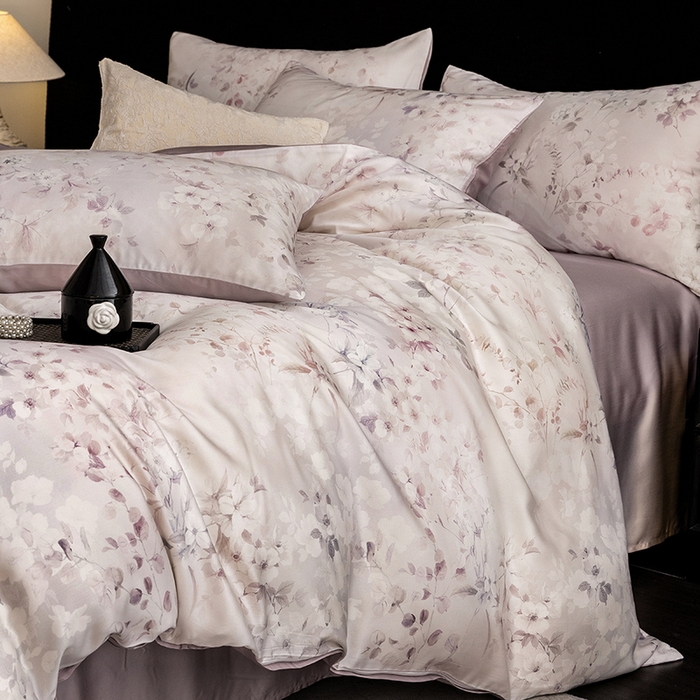 91家纺网 家纺一手货源 找家纺 立奥被业 2025年新款100%兰精天丝四件套天丝数码印花四件套 杏园芳-紫