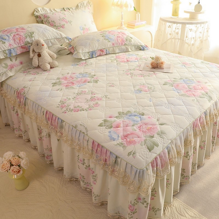 91家纺网 家纺一手货源 找家纺 美达家纺 2025新款全棉印花夹棉床裙 法尔曼玫瑰