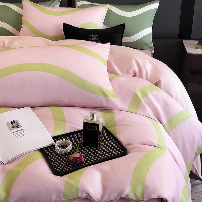 91家纺网 家纺一手货源 找家纺 立奥被业 2025年新款100%兰精天丝四件套天丝数码印花四件套 条纹粉