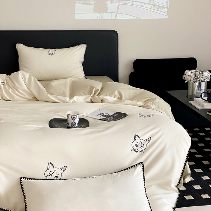 91家纺网 家纺一手货源 找家纺 （总）赫帛 2025新款赫本猫联名系列四件套-韩系三角针