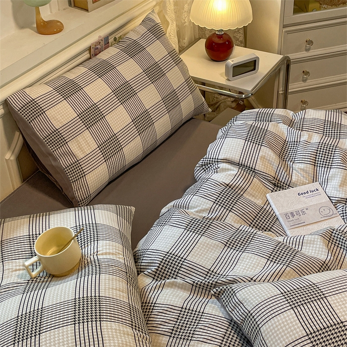 91家纺网 家纺一手货源 找家纺 盛秋家纺 2025新款水洗棉格子系列四件套罗格+中灰