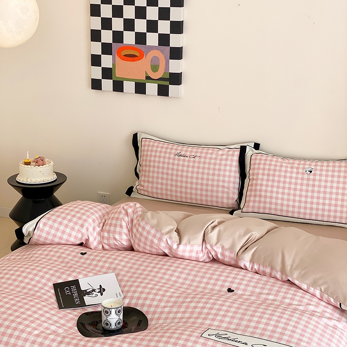 91家纺网 家纺一手货源 找家纺 （总）赫帛 2025新款赫本猫联名系列四件套-甜心格